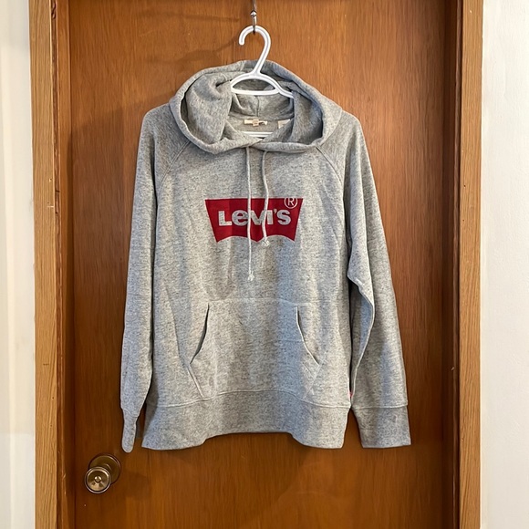 BNWT Levi’s grey hoodie with kangaroo pocket SM - Picture 1 of 6